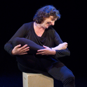 Berceuse dans le spectacle Petit Petit d'Odile Burley