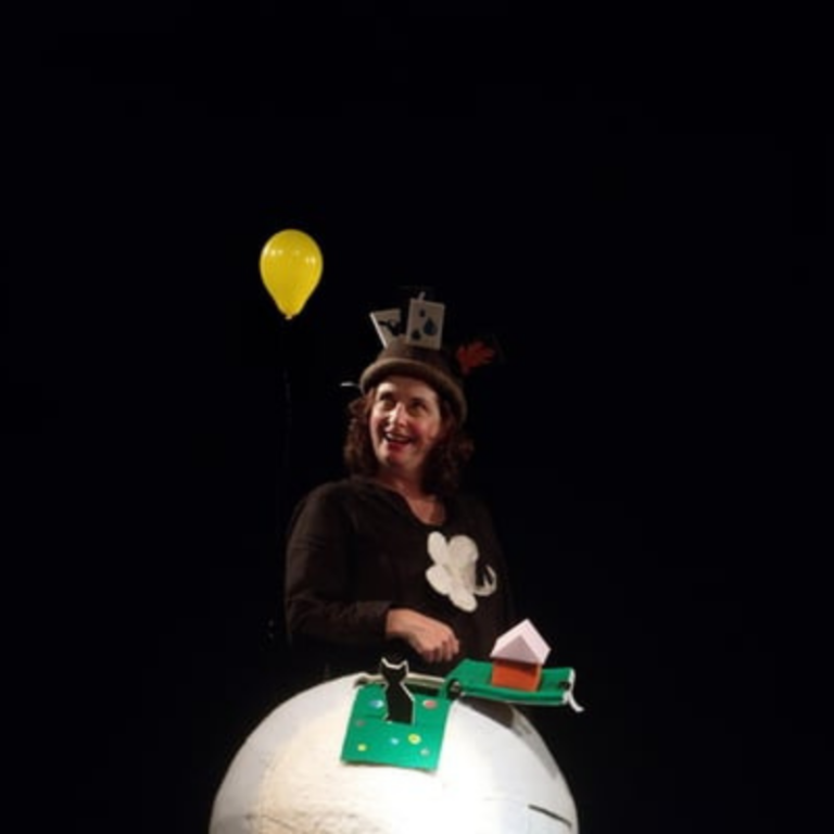 Extrait du spectacle "Le Grand monde du petit chat" d'Odile Burley