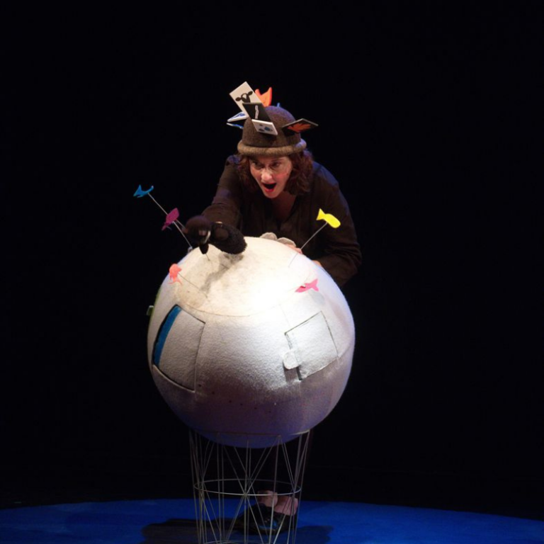 Extrait du spectacle "Le Grand monde du petit chat" d'Odile Burley
