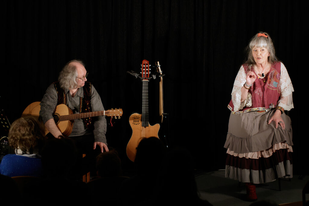 Spectacle conte et musique Au nom du fil Nadine Demarey tisseuse du nord au 19e siècle