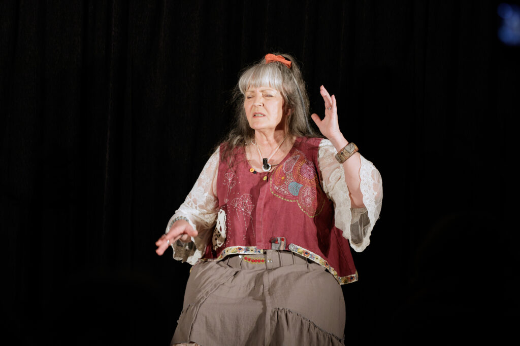 Spectacle conte et musique Au nom du fil Nadine Demarey tisseuse du nord au 19e siècle