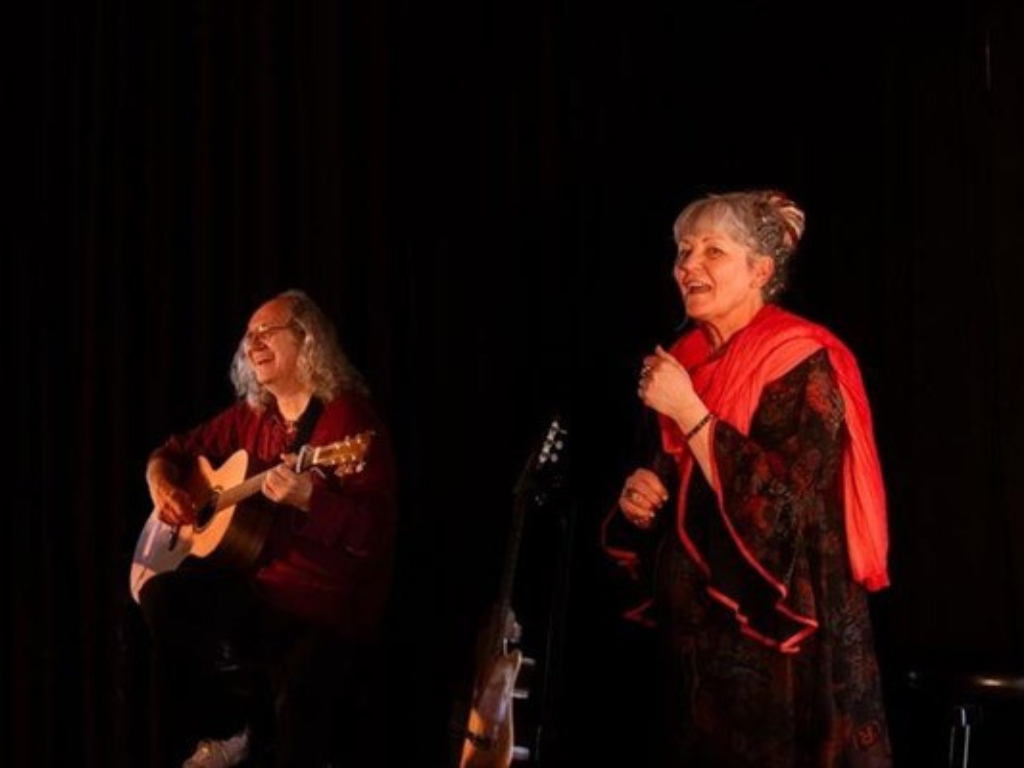 Nadine Demarey dans le spectacle de conte de Noël Parole de sapin